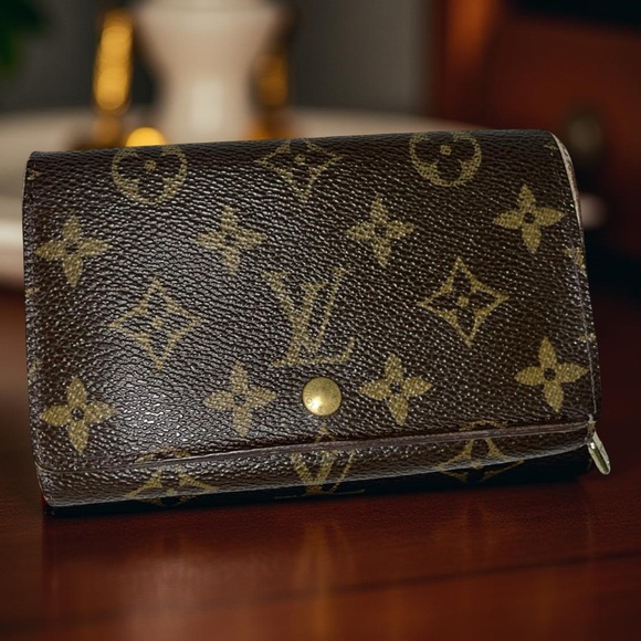 Louis Vuitton Handbags - Louis Vuitton Monogram Porte-Monnaie Tresor wallet LV Classic Monogram